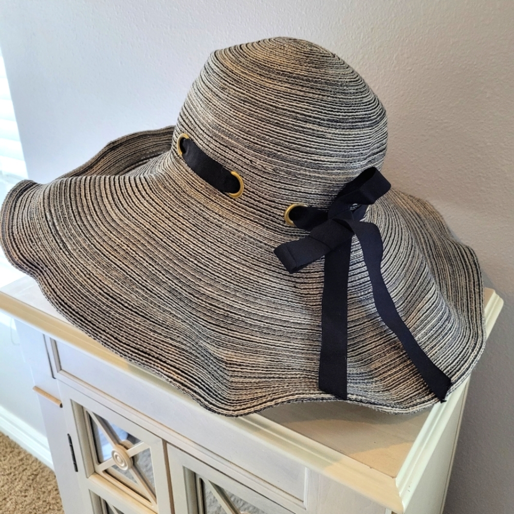 Retro wavy wide brim Beach hat in navy & beige textured stripes with ribbon